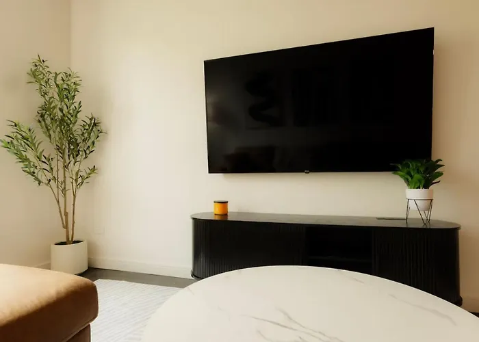 Above The Roots - Classy 1bd Escape Apartment Washington