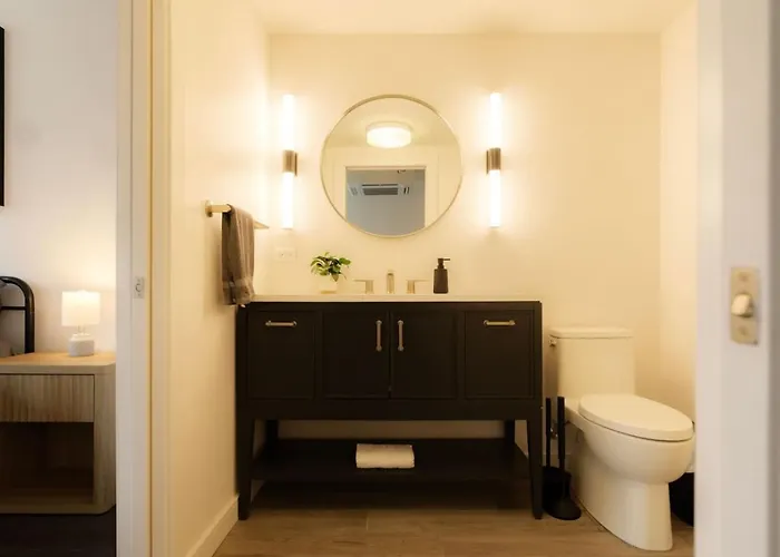 Above The Roots - Classy 1bd Escape