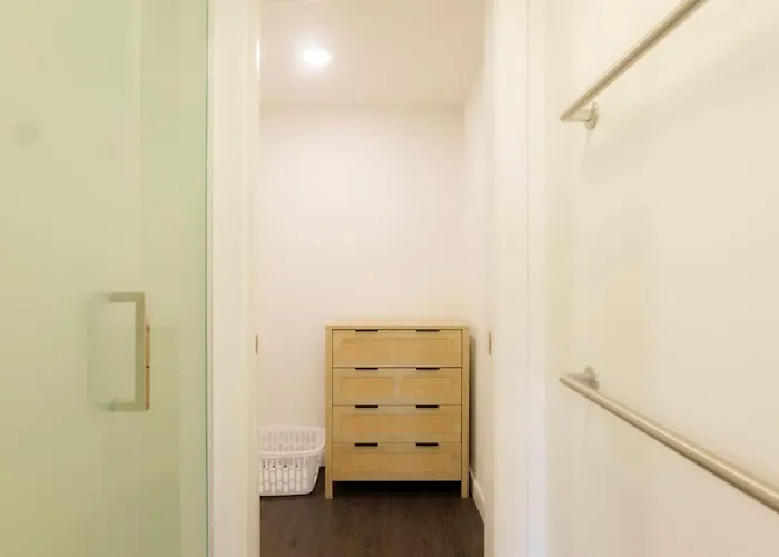 Above The Roots - Classy 1bd Escape Washington