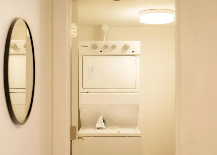 Above The Roots - Classy 1bd Escape Apartment *