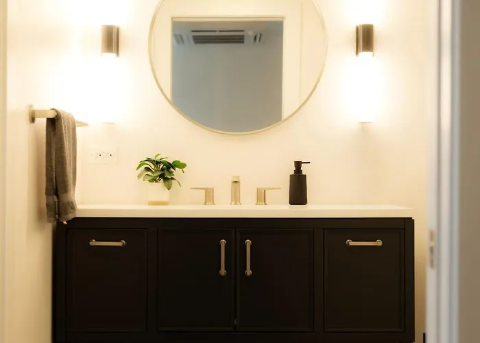 Above The Roots - Classy 1bd Escape * Washington