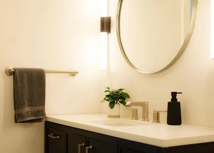 Apartment Above The Roots - Classy 1bd Escape Washington