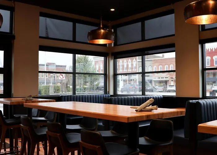 Above The Roots - Classy 1bd Escape Apartment *