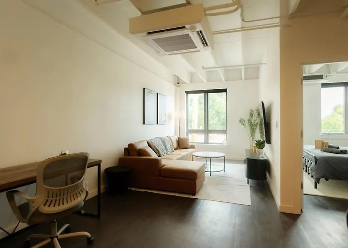 Apartment Above The Roots - Classy 1bd Escape Washington